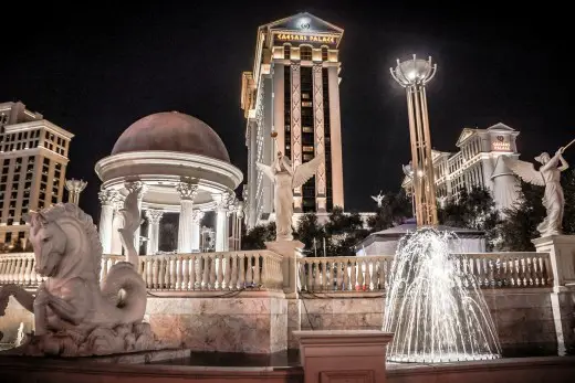 How Casinos Use Architecture - Caesars Palace Las Vegas Hotel and Casino