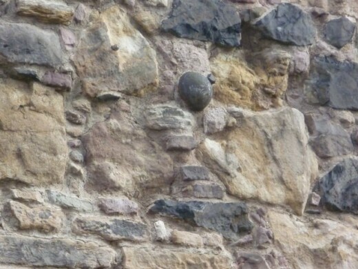 Cannonball House Edinburgh Castlehill wall