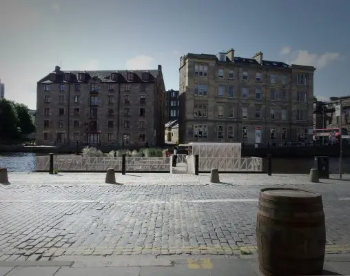 Malt & Hops Pub on The Shore in Leith