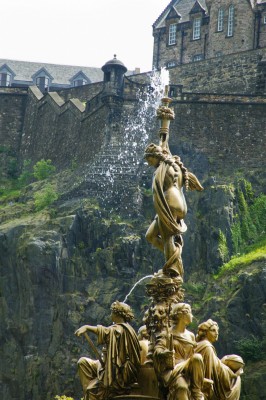 Statue of Elsie, Ross Fountain