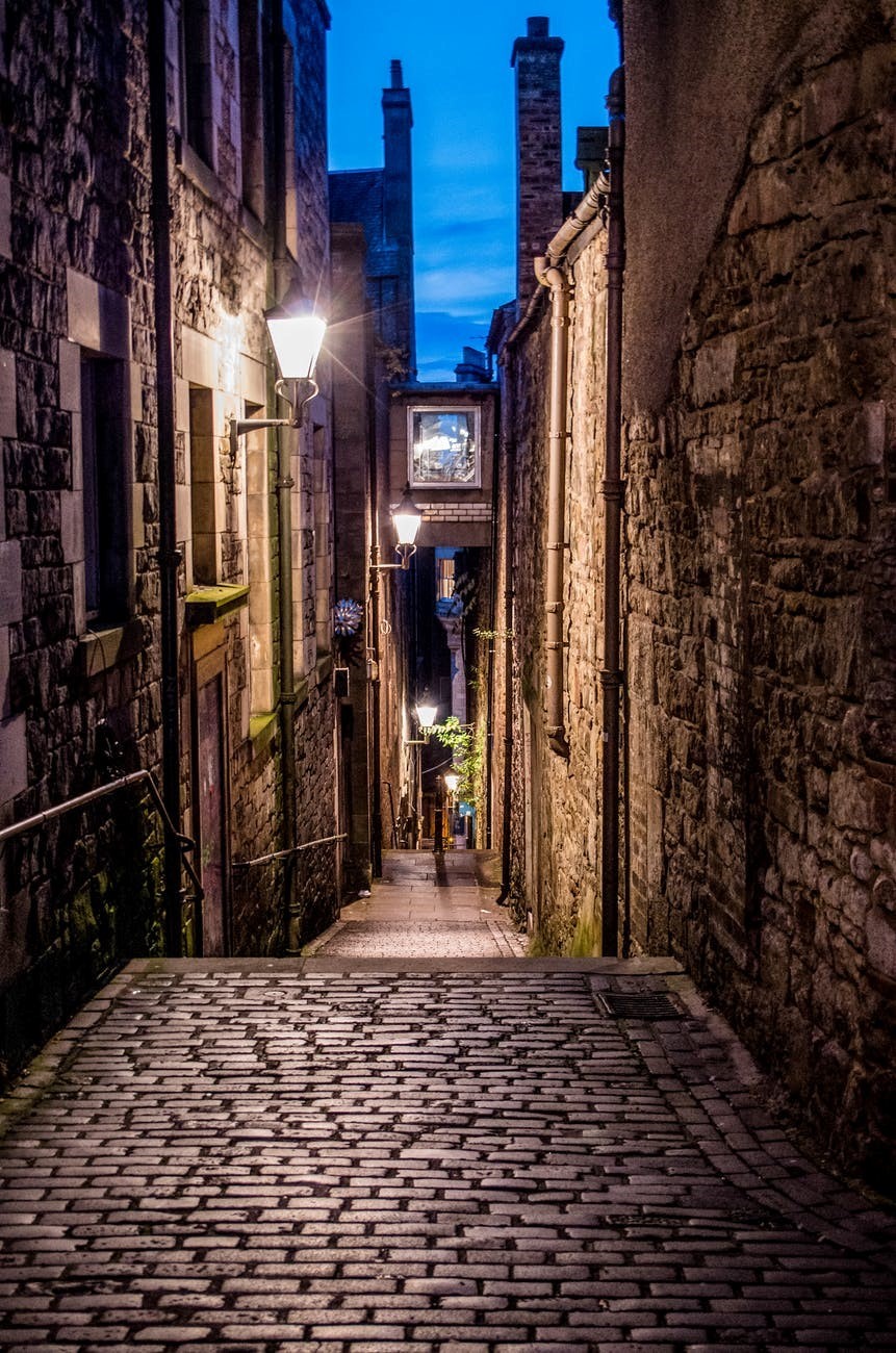 Joys Of Architecture In Edinburgh old town pend alley