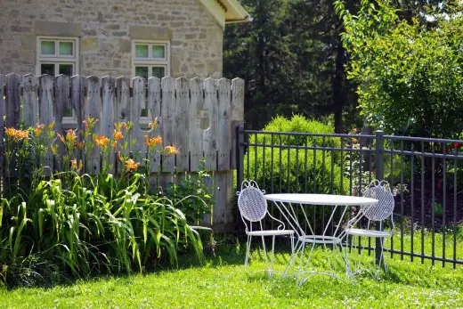 How to make your backyard look like a resort