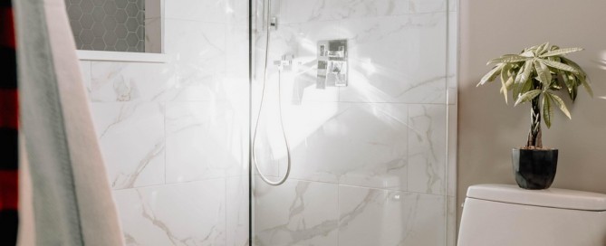 4 fundamental things about walk-in showers