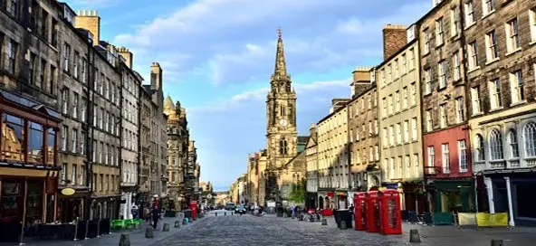 Unique Houses in Terms of Architecture in Edinburgh