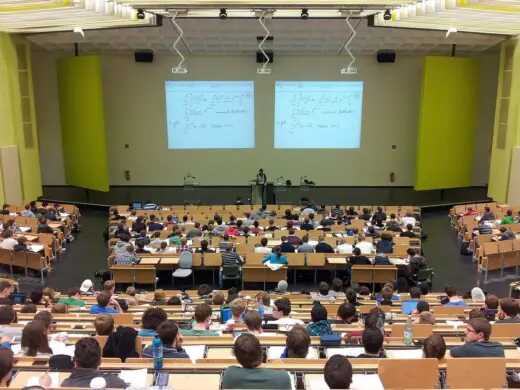 Tips on how to combine making startup & college studies - university lecture hall