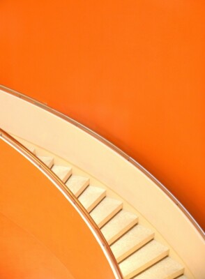 Using orange in interiors decor