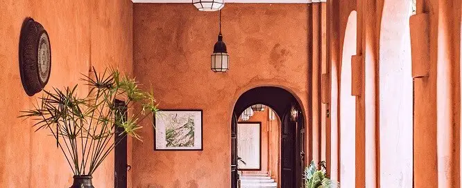 Using orange in interiors wall decor