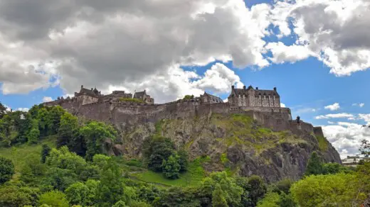 Historic buildings in Edinburgh worth visiting