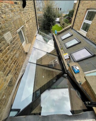Flat roof skylights installation and design tips